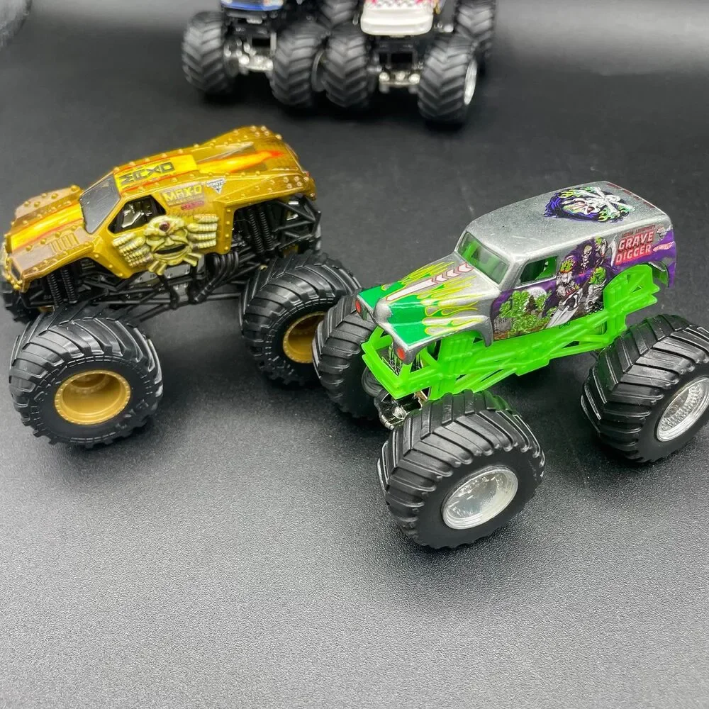 Hot Wheels Monster Jam Truck Lot Diecast 1:64 Scale Bounty Hunter King Krunch 8